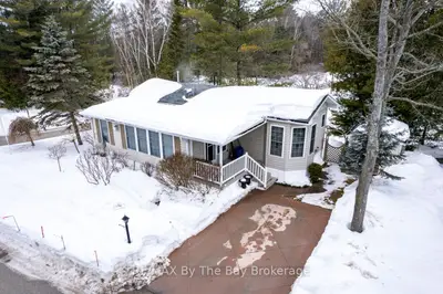 2 Topaz Street, Wasaga Beach, On L9z 1x7