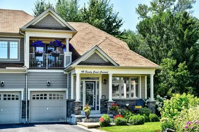 Att/Row/Townhouse in Wasaga Beach