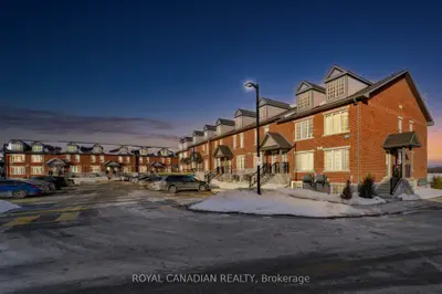 Condo Townhouse in Barrie