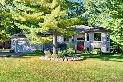 Detached in Wasaga Beach
