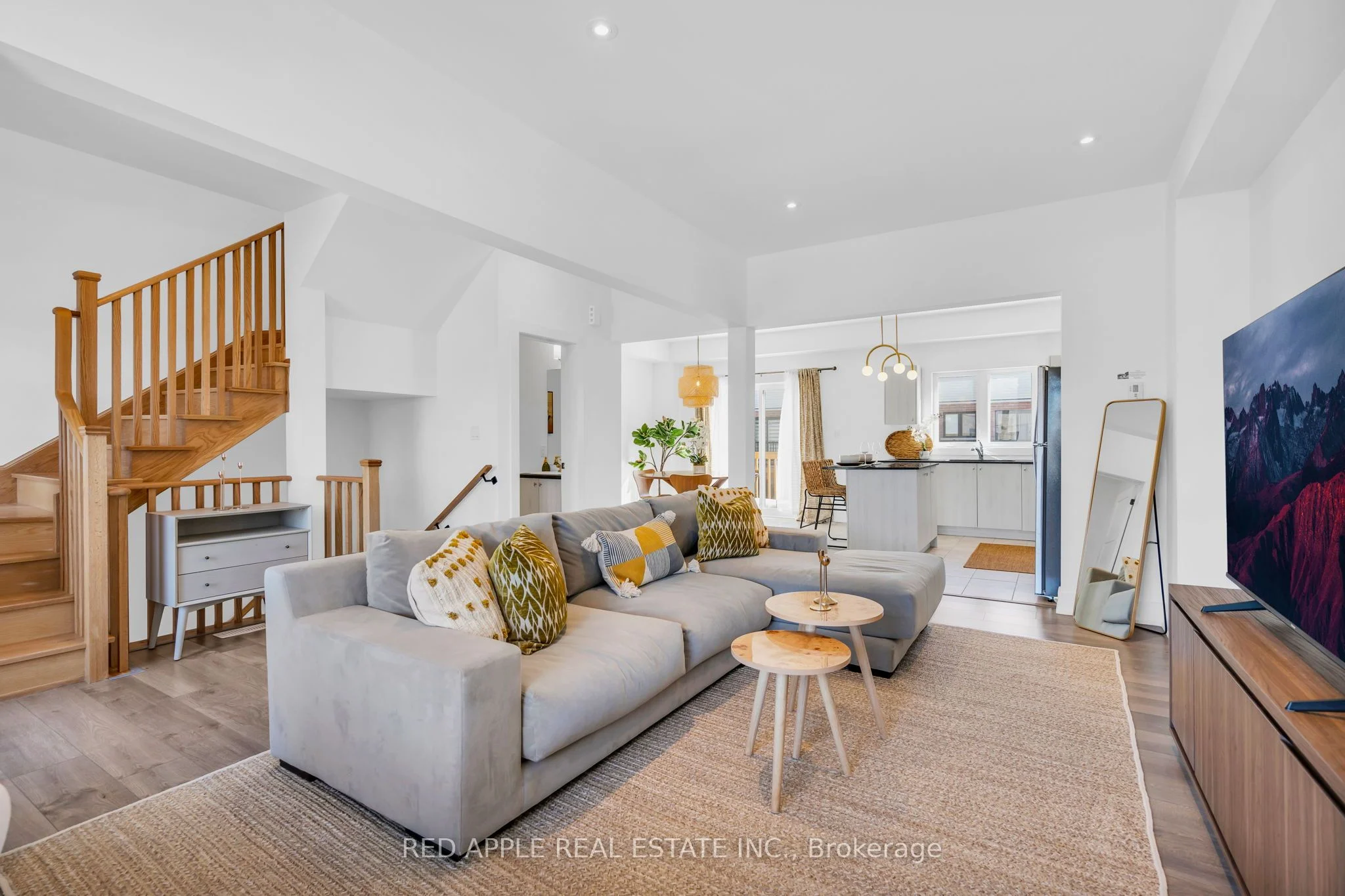 Att/Row/Townhouse in Barrie