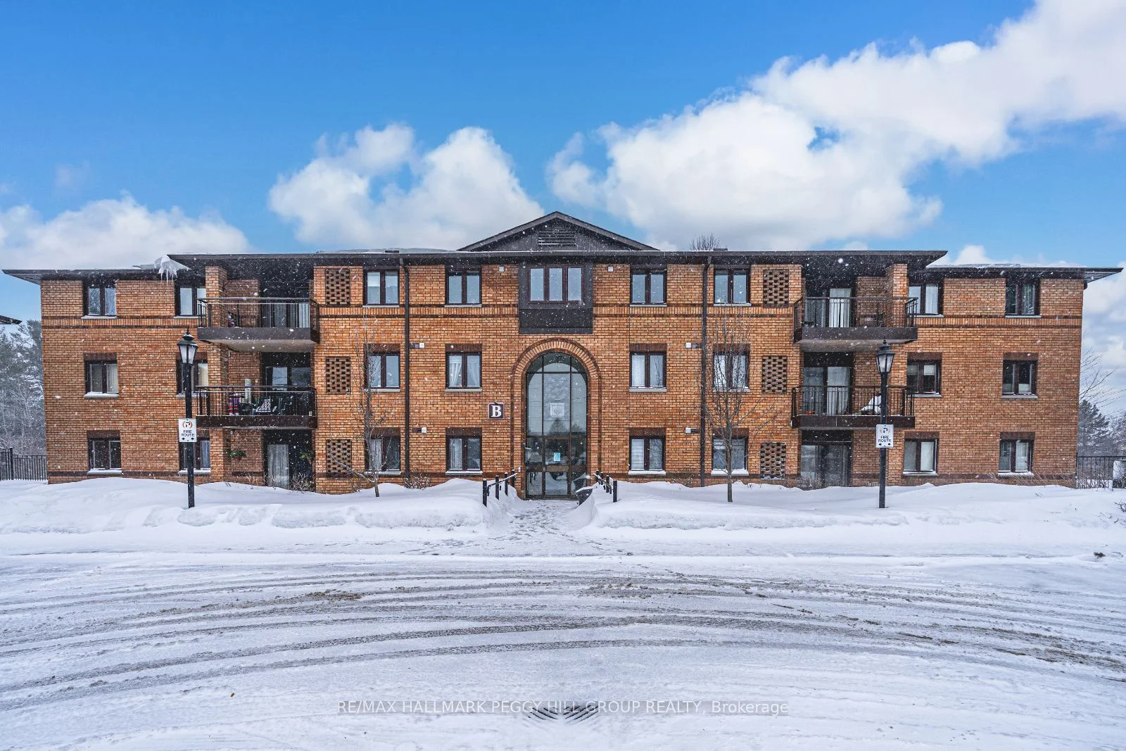 Condo Apartment in Barrie