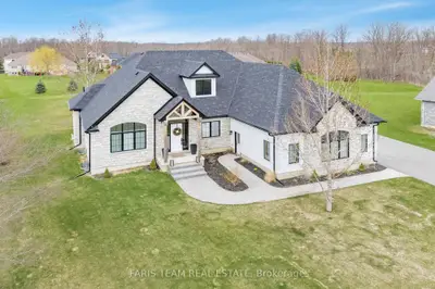 Detached in Wasaga Beach