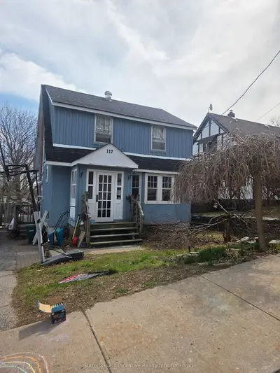 Detached in Orillia