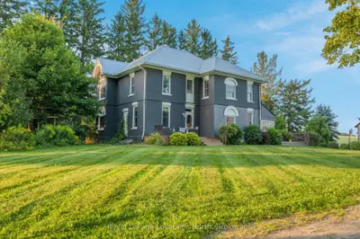 Detached in Clearview