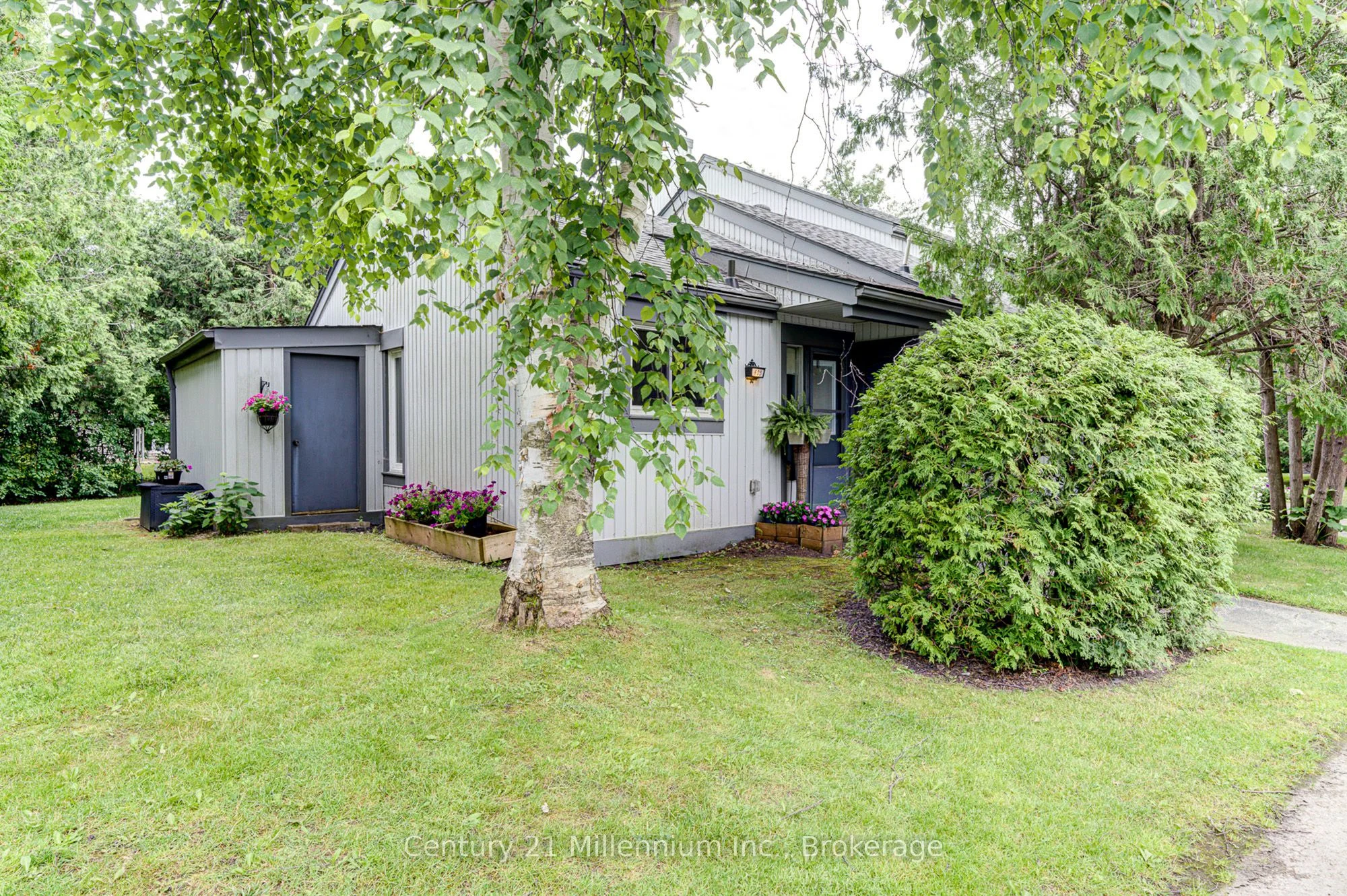 Condo Townhouse in Collingwood