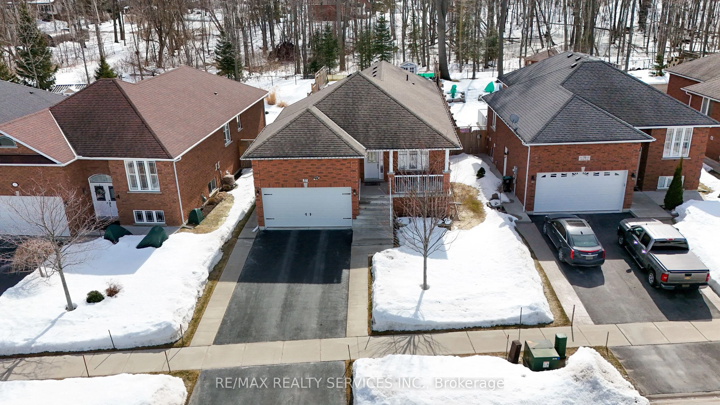 Detached in Wasaga Beach