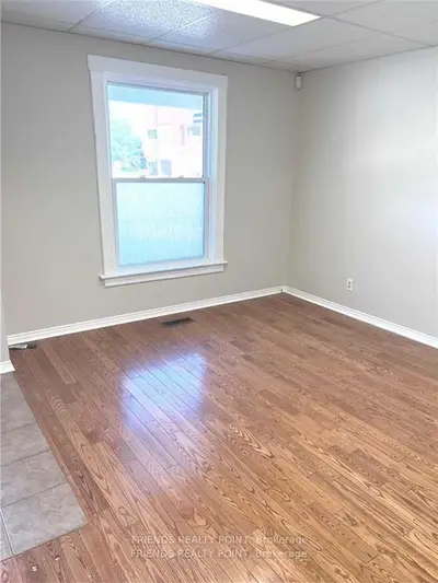 23 O'brien Street Unit 2, Orillia, On L3v 5s1