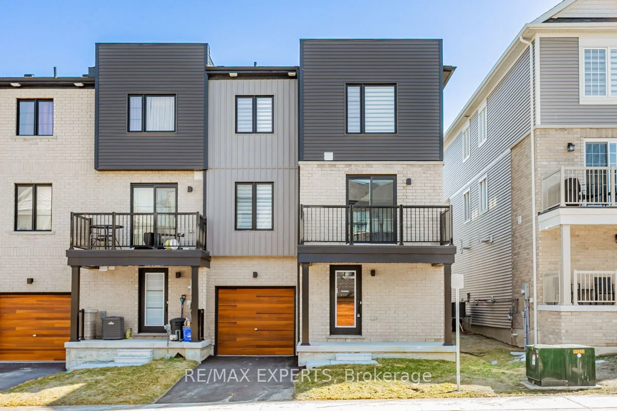 Att/Row/Townhouse in Barrie