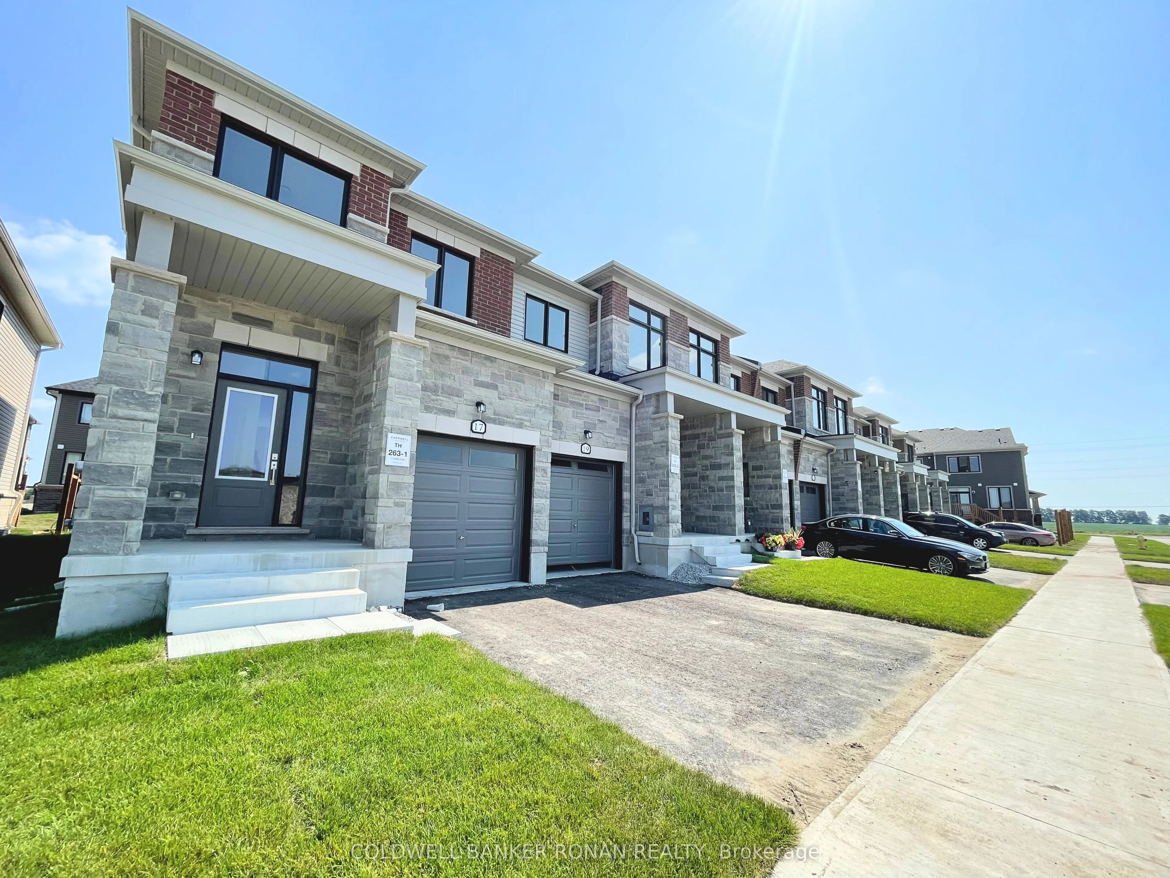 Att/Row/Townhouse in Barrie