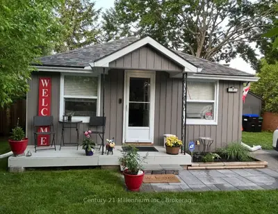 Detached in Wasaga Beach