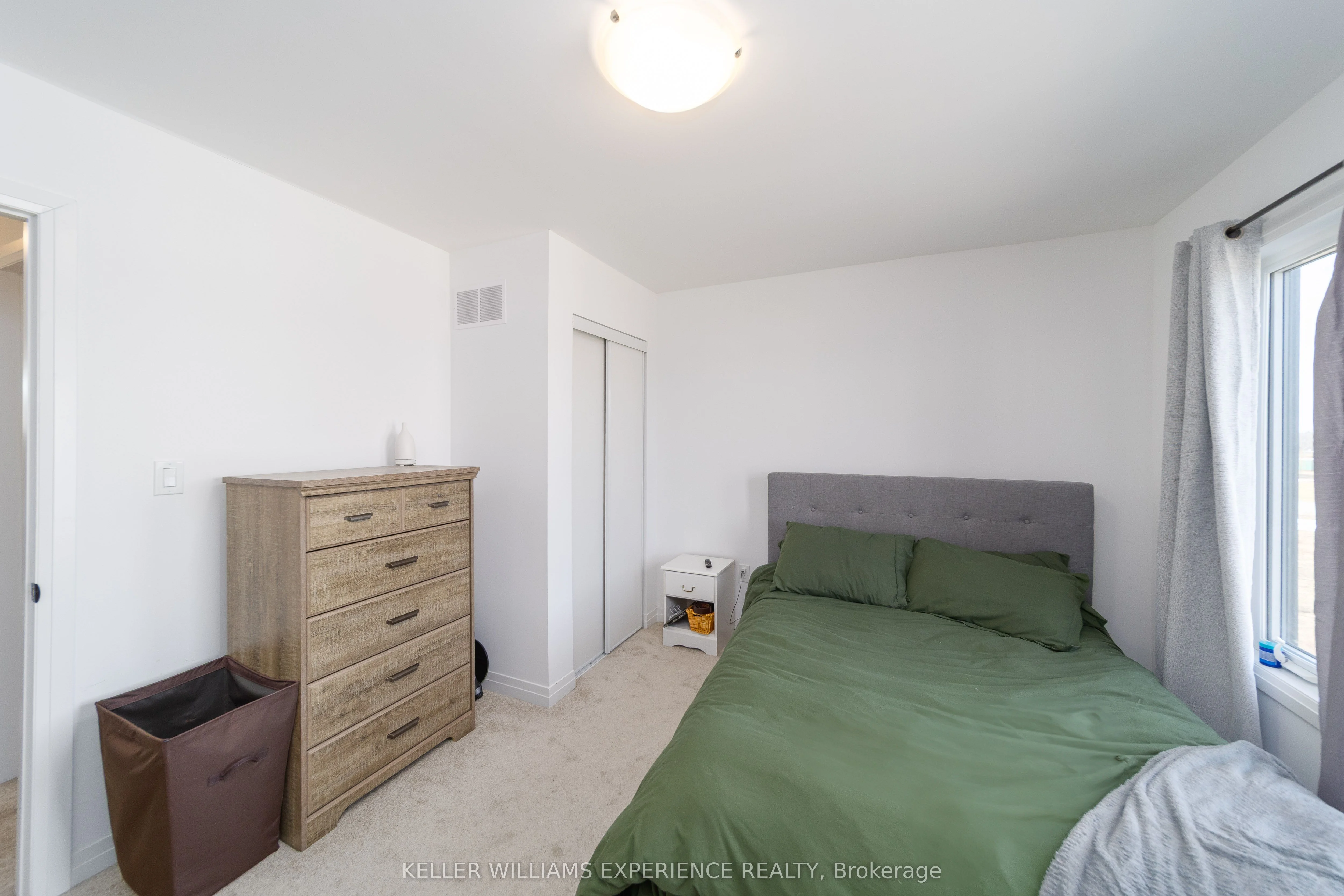 123 Fairlane Avenue, Barrie, ON L9J 0M5