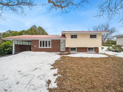 Detached in Orillia
