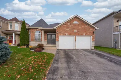 15 Prince William Way, Barrie, On L4n 0y9