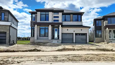 Detached in Wasaga Beach