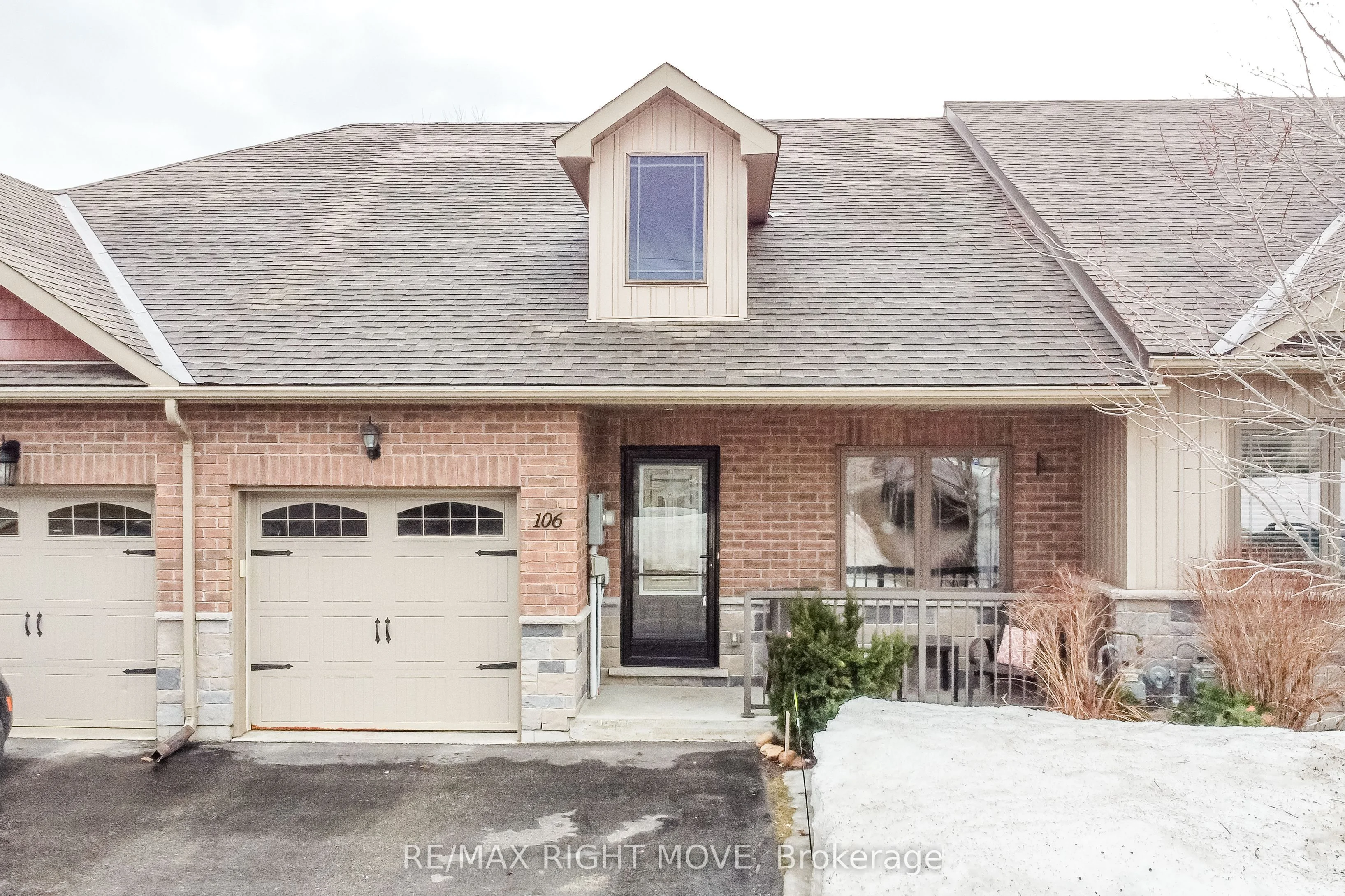 Att/Row/Townhouse in Orillia