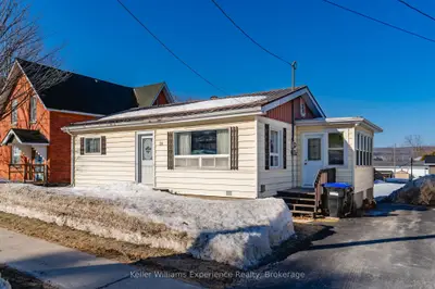 24 Fox Street, Penetanguishene, On L9m 1r9