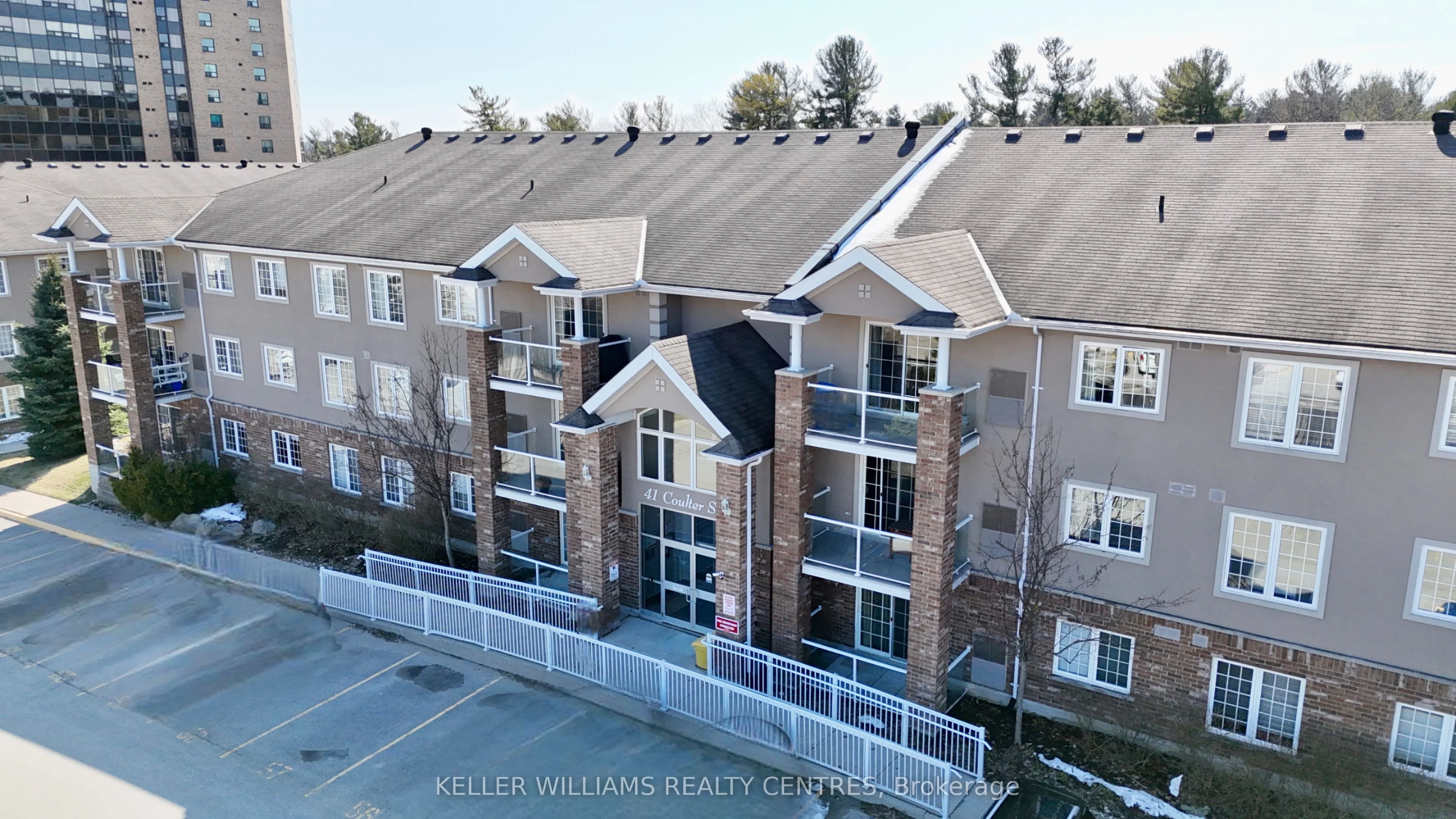41 Coulter Street 26, Barrie, On L4n 6l9