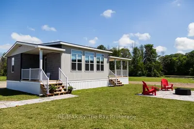 Detached in Midland