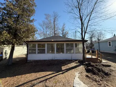35 61st Street S, Wasaga Beach, On L9z 1v7