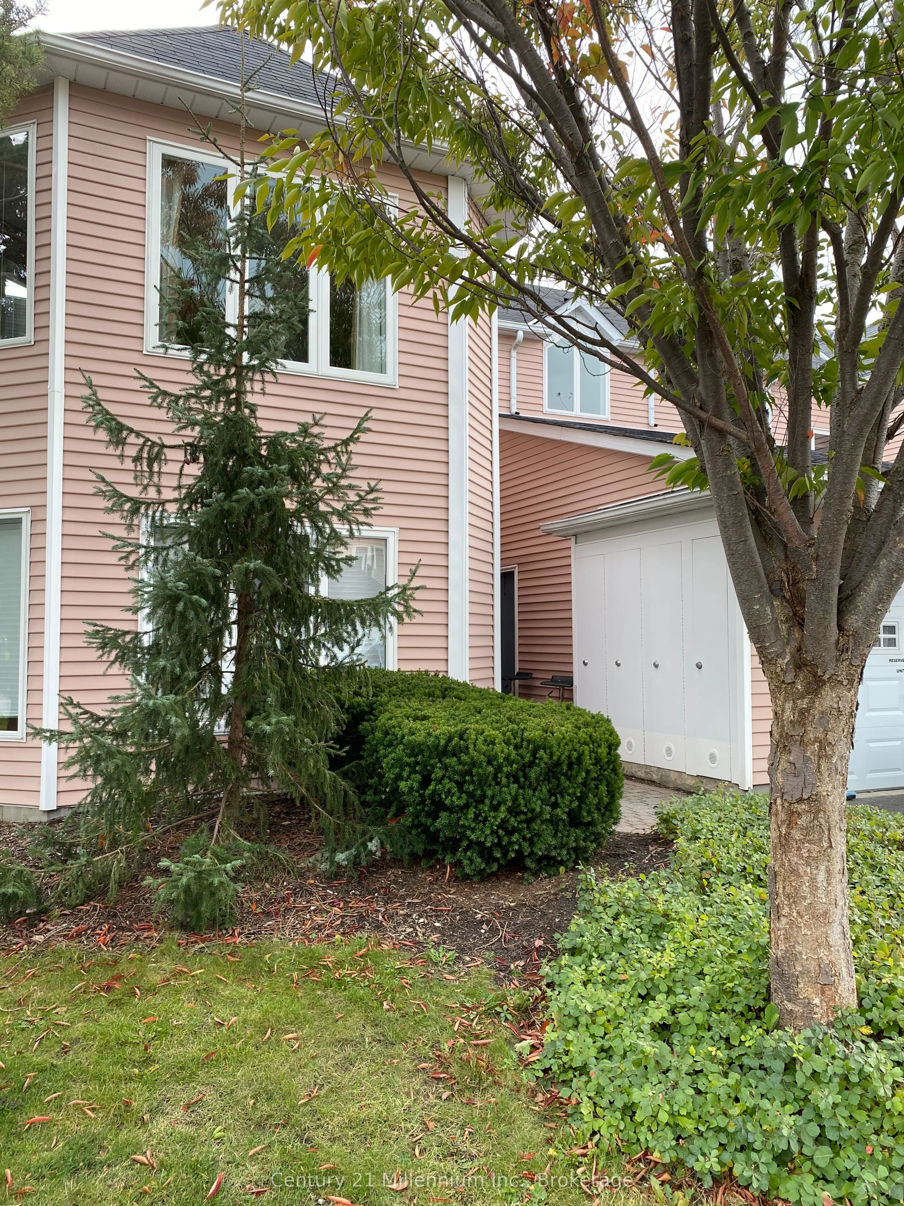 34 Dawson Drive 825, Collingwood, On L9y 5b4