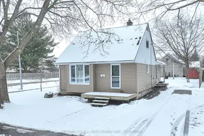 Detached in Orillia