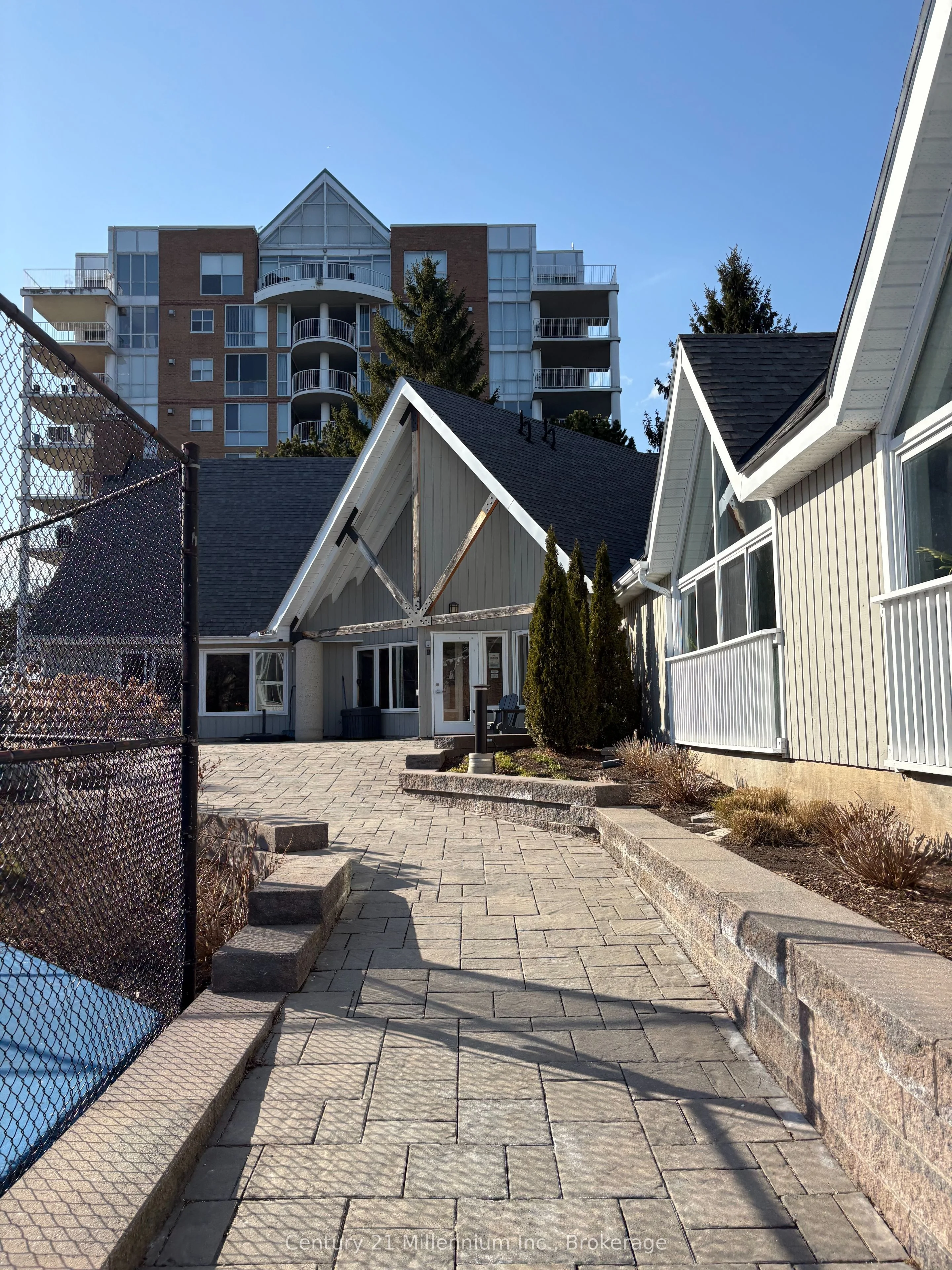 24 Ramblings Way 202, Collingwood, On L9y 5c6