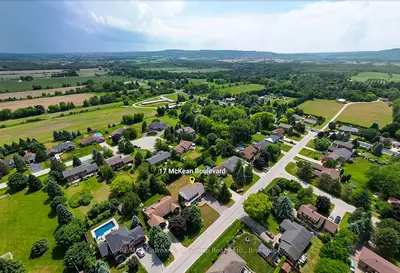 Detached in Clearview