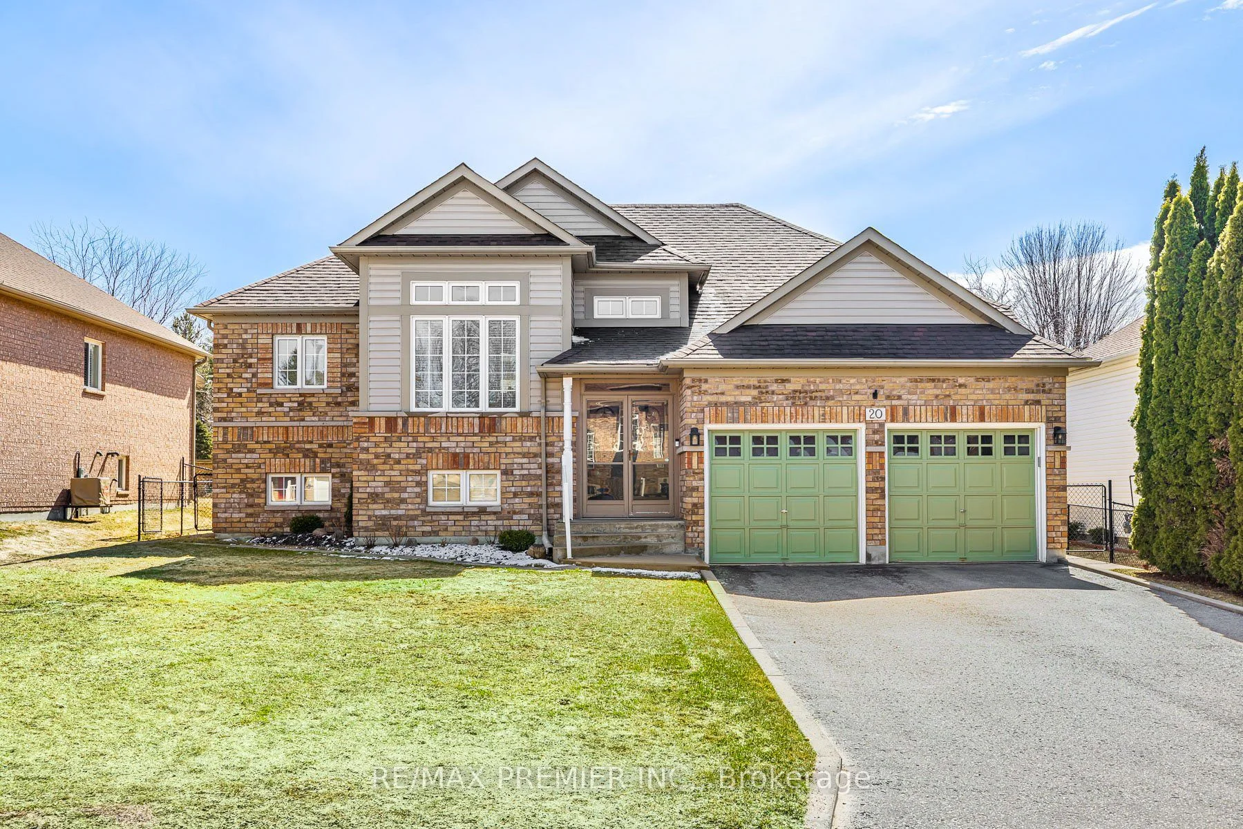 Detached in Wasaga Beach