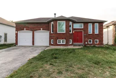 Detached in Wasaga Beach