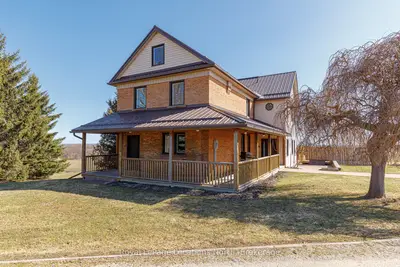 Detached in Clearview