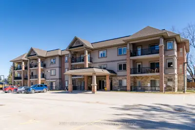 Condo Apartment in Springwater