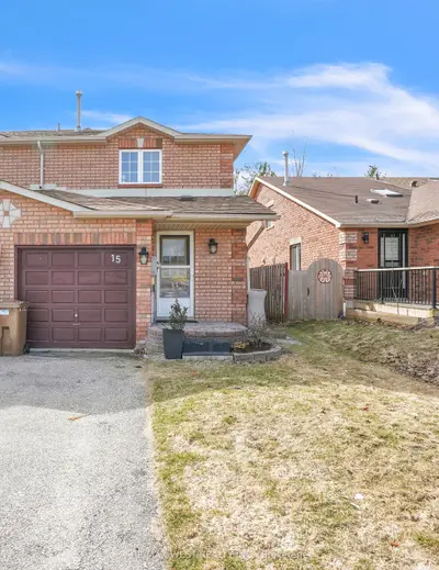 Att/Row/Townhouse in Barrie