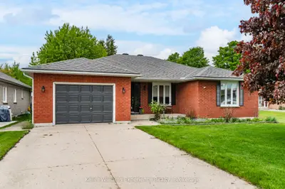 Detached in Springwater
