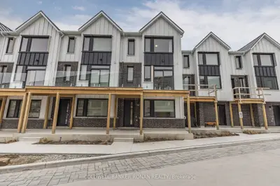 Att/Row/Townhouse in Barrie