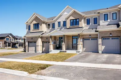 Att/Row/Townhouse in Barrie