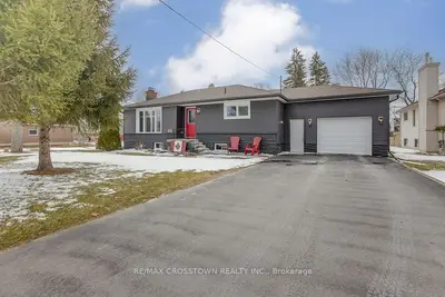 Detached in Clearview