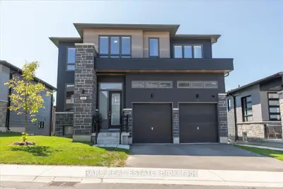 Detached in Wasaga Beach