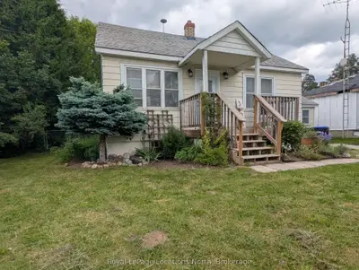 Detached in Clearview