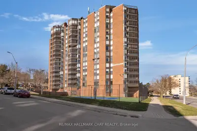 Condo Apartment in Barrie