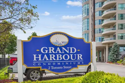 Condo Apartment in Barrie