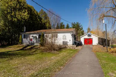Detached in Severn