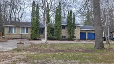 Detached in Wasaga Beach