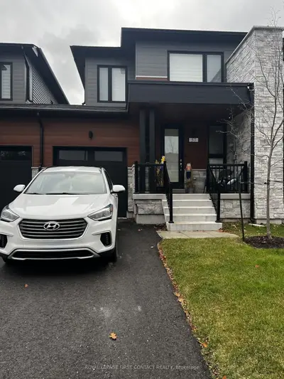 Att/Row/Townhouse in Wasaga Beach