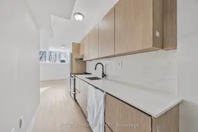 101 Sophia Street W 1, Barrie, On L4n 1j4