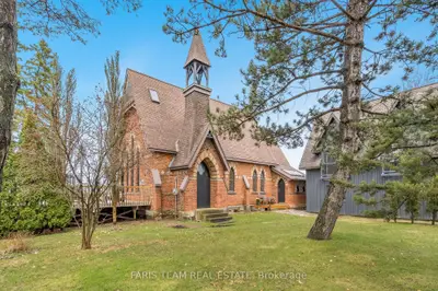 Detached in Clearview