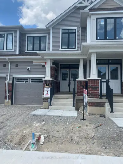 Att/Row/Townhouse in Barrie