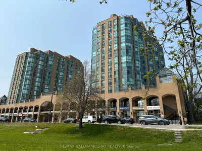 Condo Apartment in Barrie
