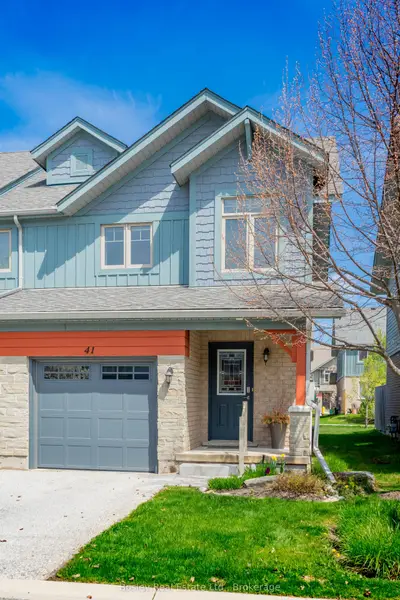Condo Townhouse in Collingwood