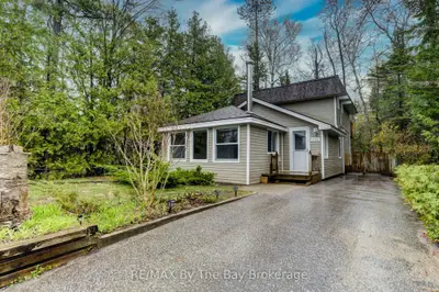 Detached in Wasaga Beach